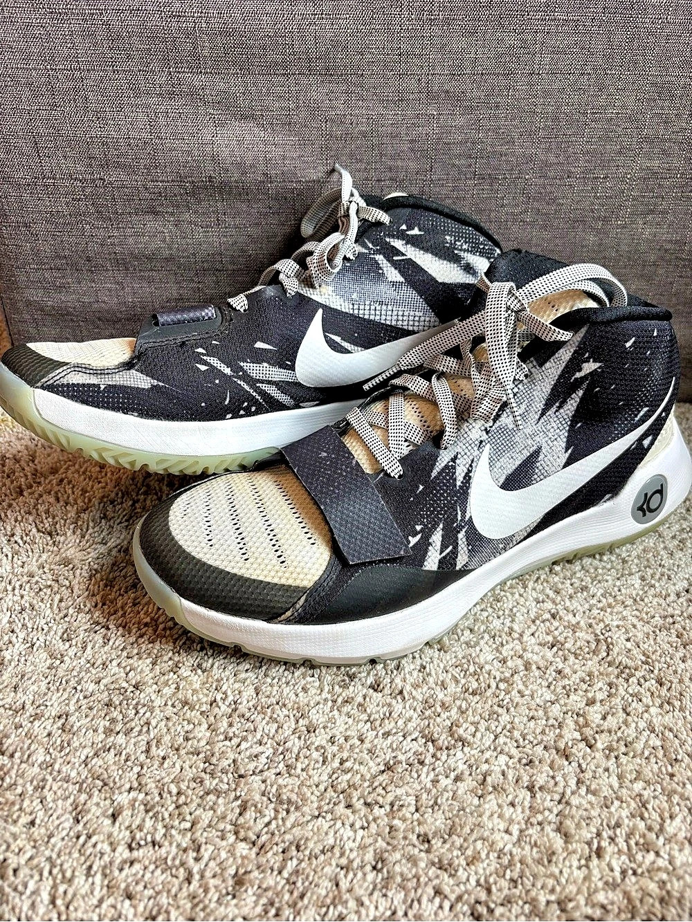 Nike KD Trey 5 II Basketball Shoes Black & White US 10